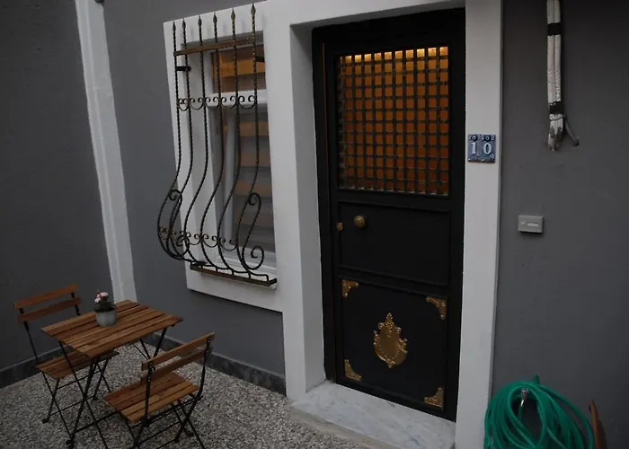 Ozcans Pera Flats 10 *