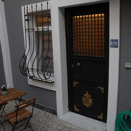 Ozcans Pera Flats 10 *